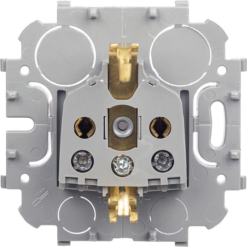 Розетка 1-м ОП Quteo 16А IP20 2P+E с заземл. без защ. шторок бел. Leg 782211